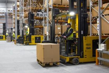VNA forklifts