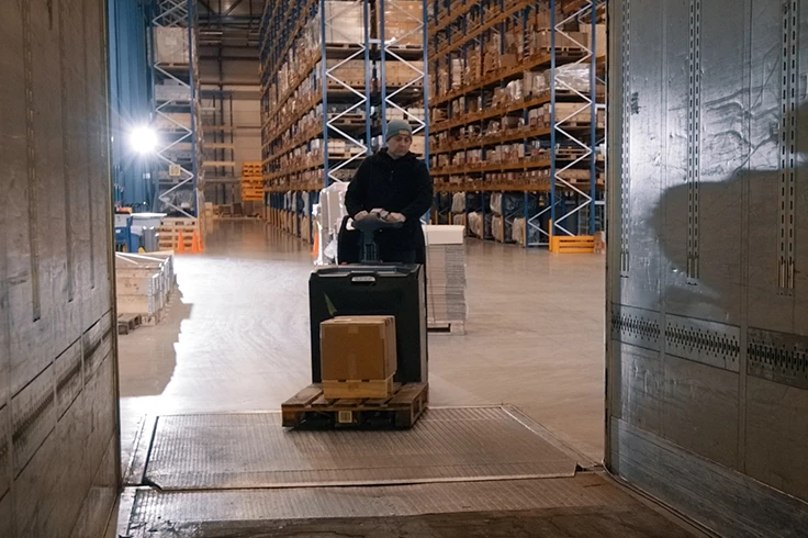 Yale Elektro-Gabelhubwagen mit Plattform