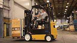 Lift truck power sources comparison chart