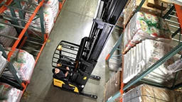 Seven factors to find the right forklift power source