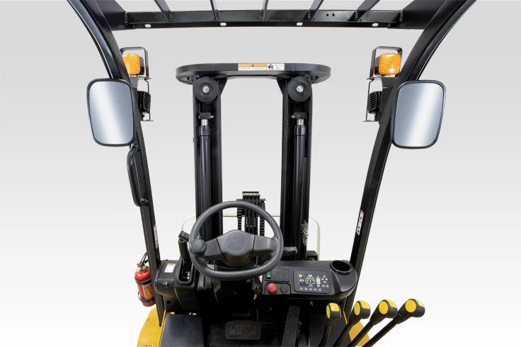 4 Wheel electric counterbalance forklift | Yale ERP30-70UXL