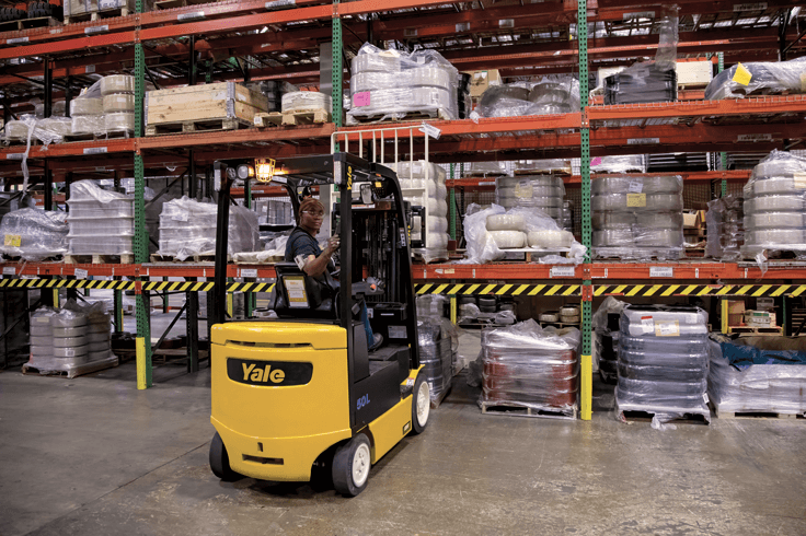 Yale 4 Wheel integrated lithium ion counterbalance forklift