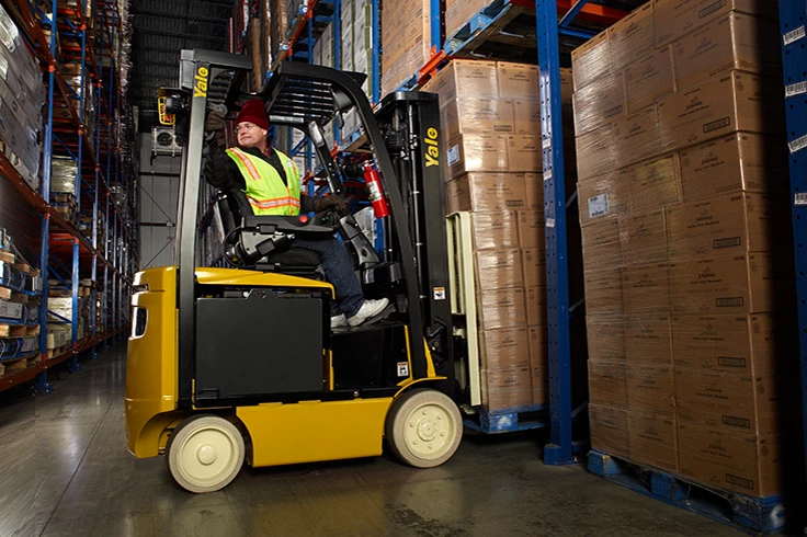 4 Wheel cushion tire warehouse forklift | Indoor electric forklift | Yale  ERC030-040VA