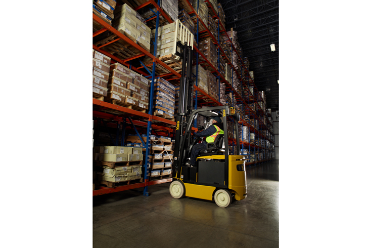 4 Wheel electric warehouse forklift |  Yale  ERC030-040VA