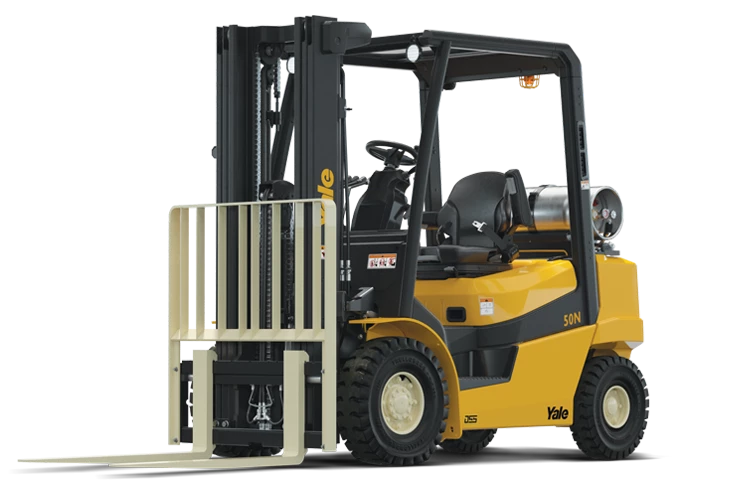 Configurable IC pneumatic forklift front-side | Yale GP40-70N