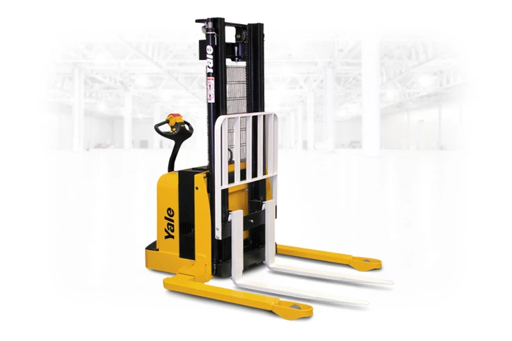Straddle stacker by Yale MSW025F-30F-MSW040E
