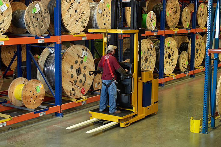 Order picker forklift with Foot switch position that promotes a natural stance by Yale